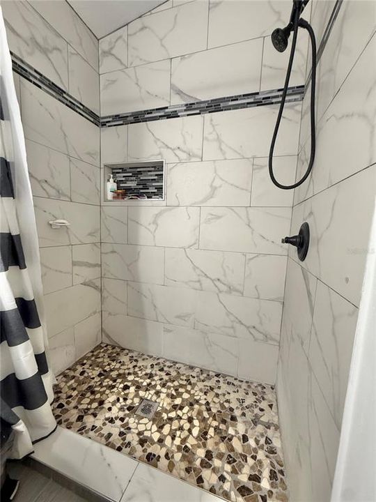 Под контрактом: $325,000 (3 спален, 2 ванн, 1062 Квадратных фут)