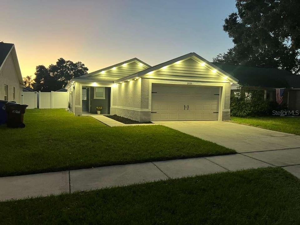 Под контрактом: $325,000 (3 спален, 2 ванн, 1062 Квадратных фут)