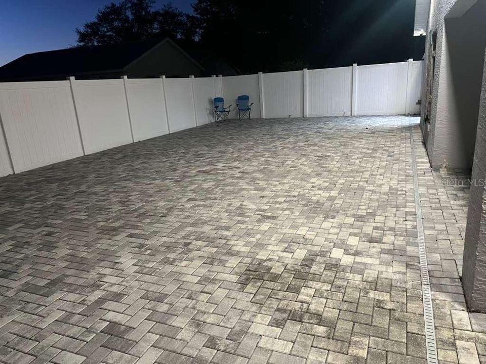 Под контрактом: $325,000 (3 спален, 2 ванн, 1062 Квадратных фут)