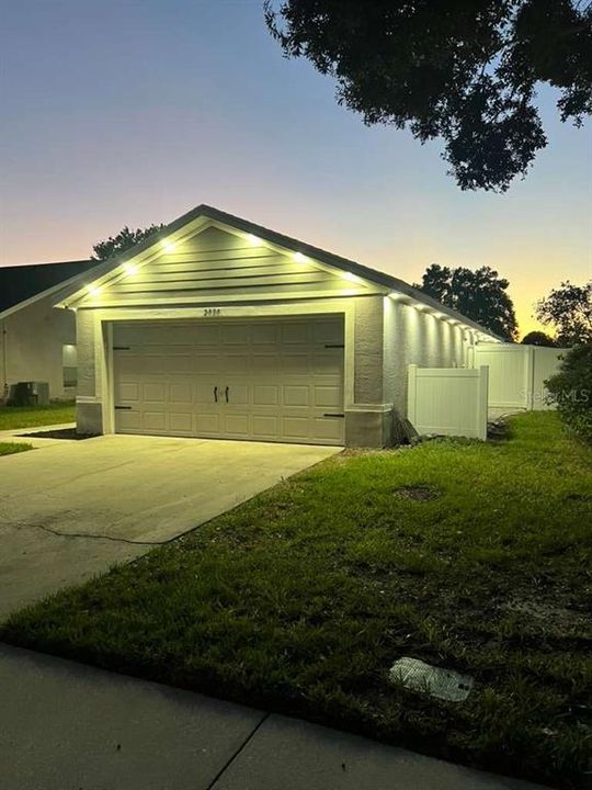 Под контрактом: $325,000 (3 спален, 2 ванн, 1062 Квадратных фут)