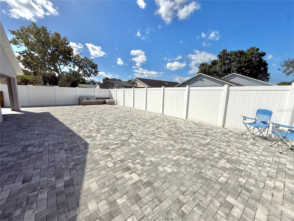 Под контрактом: $325,000 (3 спален, 2 ванн, 1062 Квадратных фут)