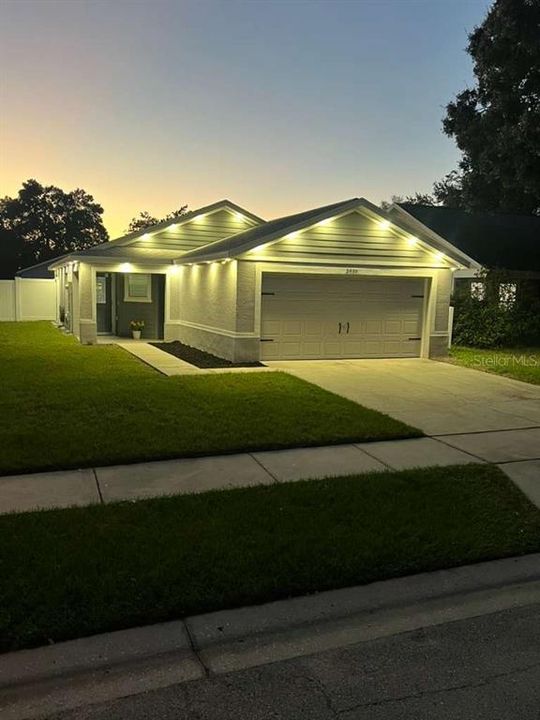 Под контрактом: $325,000 (3 спален, 2 ванн, 1062 Квадратных фут)