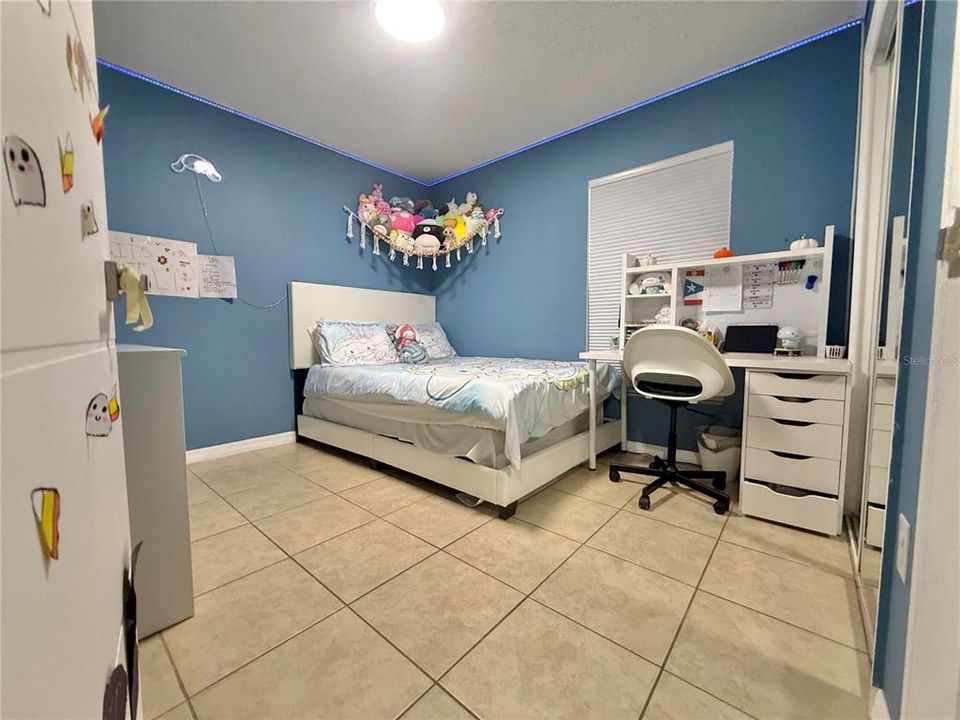 Под контрактом: $325,000 (3 спален, 2 ванн, 1062 Квадратных фут)