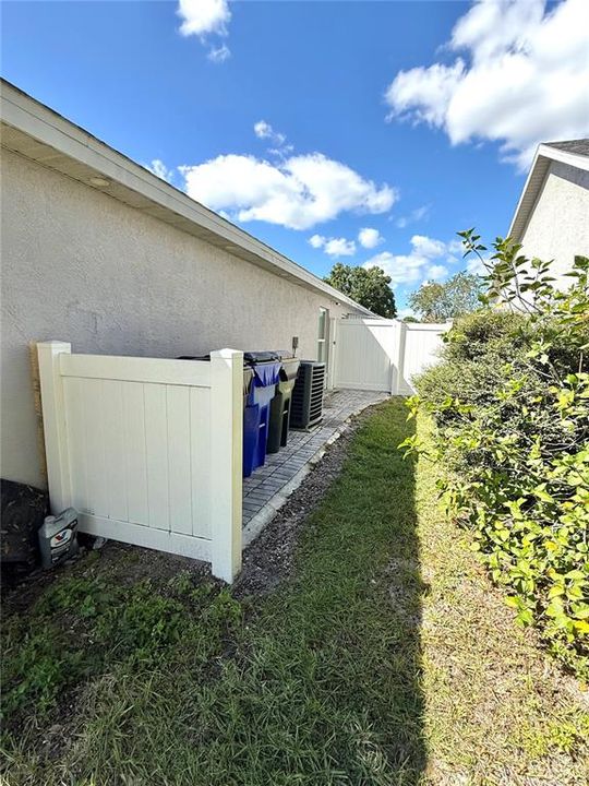 Под контрактом: $325,000 (3 спален, 2 ванн, 1062 Квадратных фут)