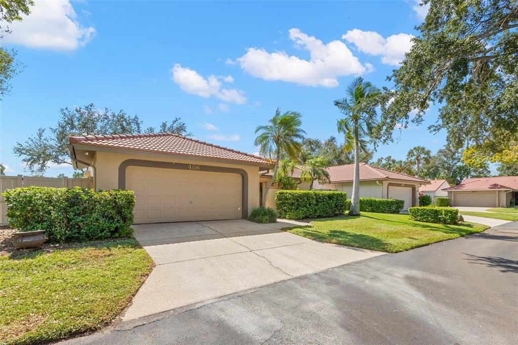 Active With Contract: $600,000 (3 beds, 2 baths, 1438 Square Feet)