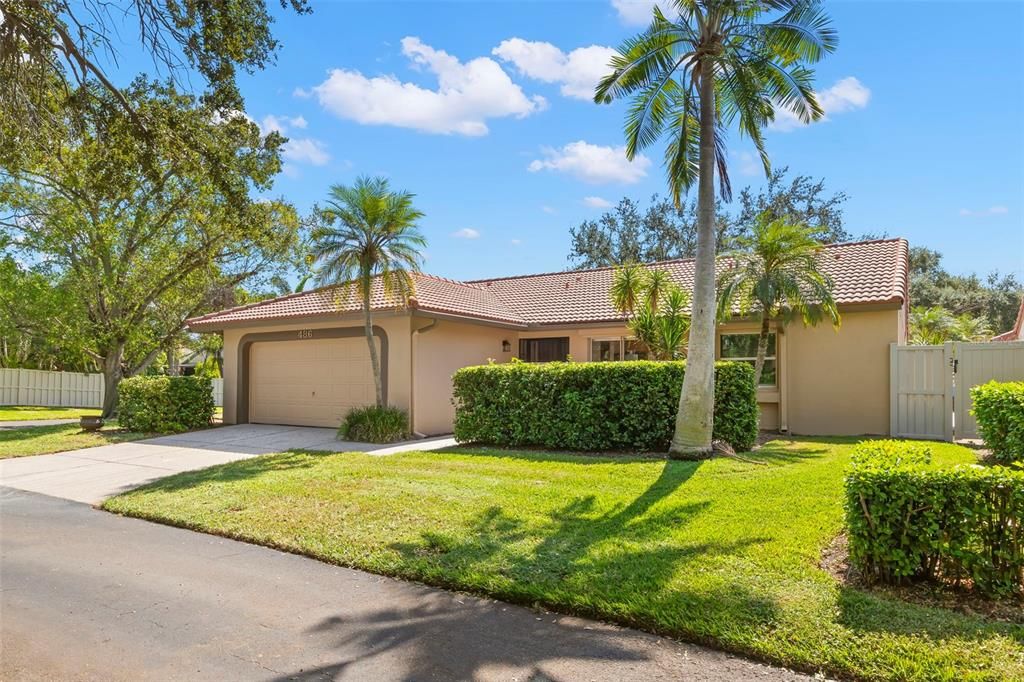 Active With Contract: $600,000 (3 beds, 2 baths, 1438 Square Feet)