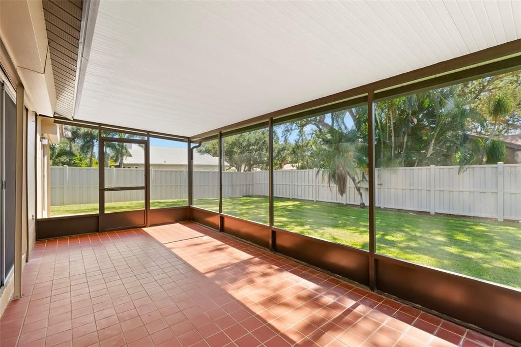 Active With Contract: $600,000 (3 beds, 2 baths, 1438 Square Feet)