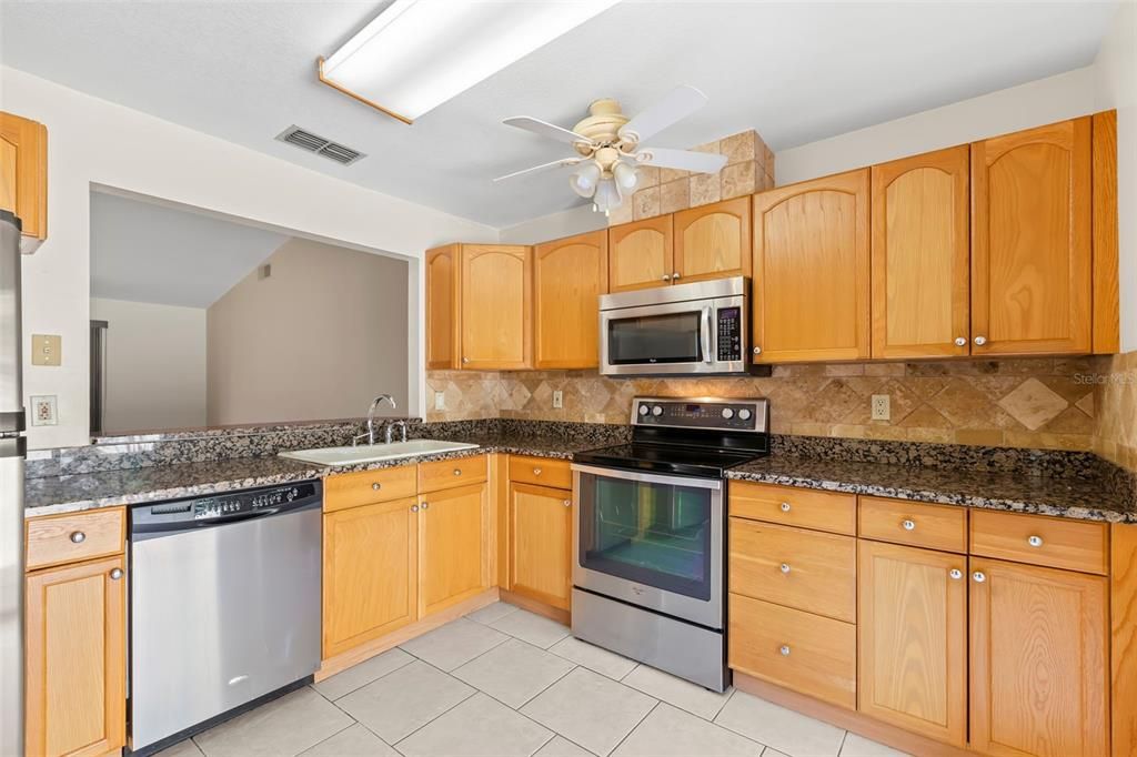 Active With Contract: $600,000 (3 beds, 2 baths, 1438 Square Feet)