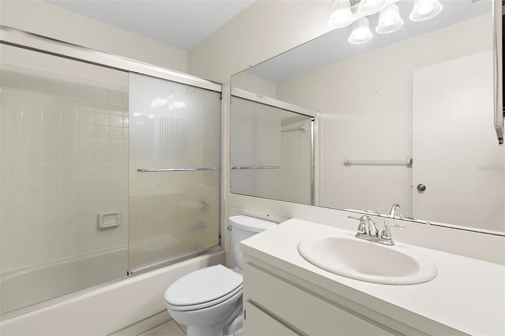 Active With Contract: $600,000 (3 beds, 2 baths, 1438 Square Feet)