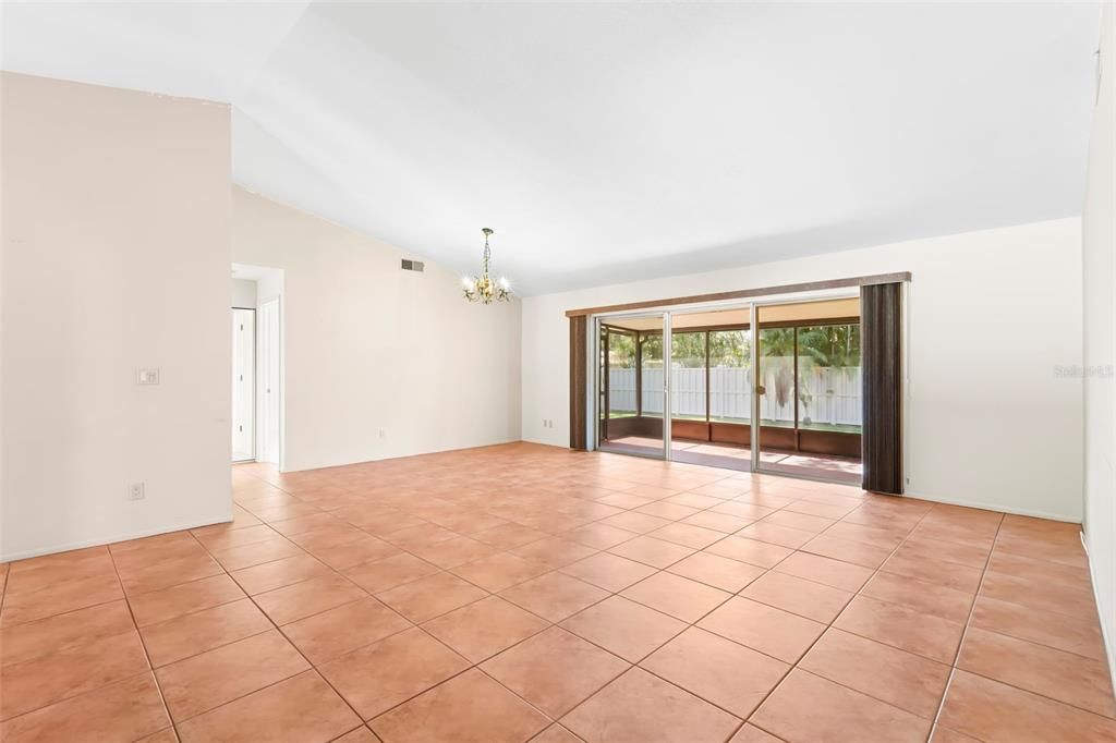 Active With Contract: $600,000 (3 beds, 2 baths, 1438 Square Feet)