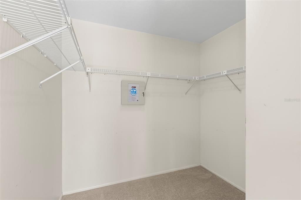 Active With Contract: $600,000 (3 beds, 2 baths, 1438 Square Feet)