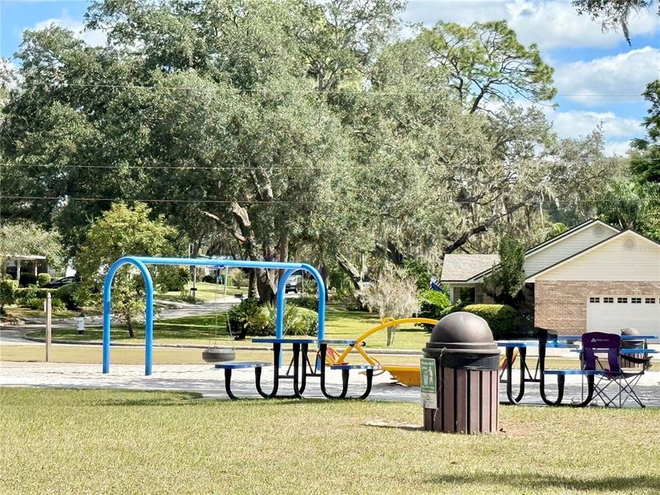 Под контрактом: $285,000 (3 спален, 1 ванн, 1391 Квадратных фут)