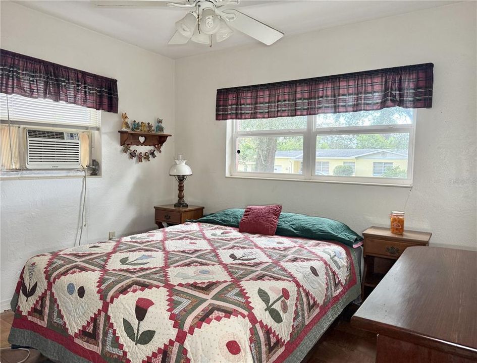 Под контрактом: $285,000 (3 спален, 1 ванн, 1391 Квадратных фут)