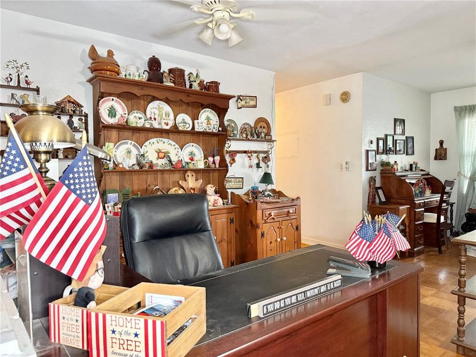 Под контрактом: $285,000 (3 спален, 1 ванн, 1391 Квадратных фут)