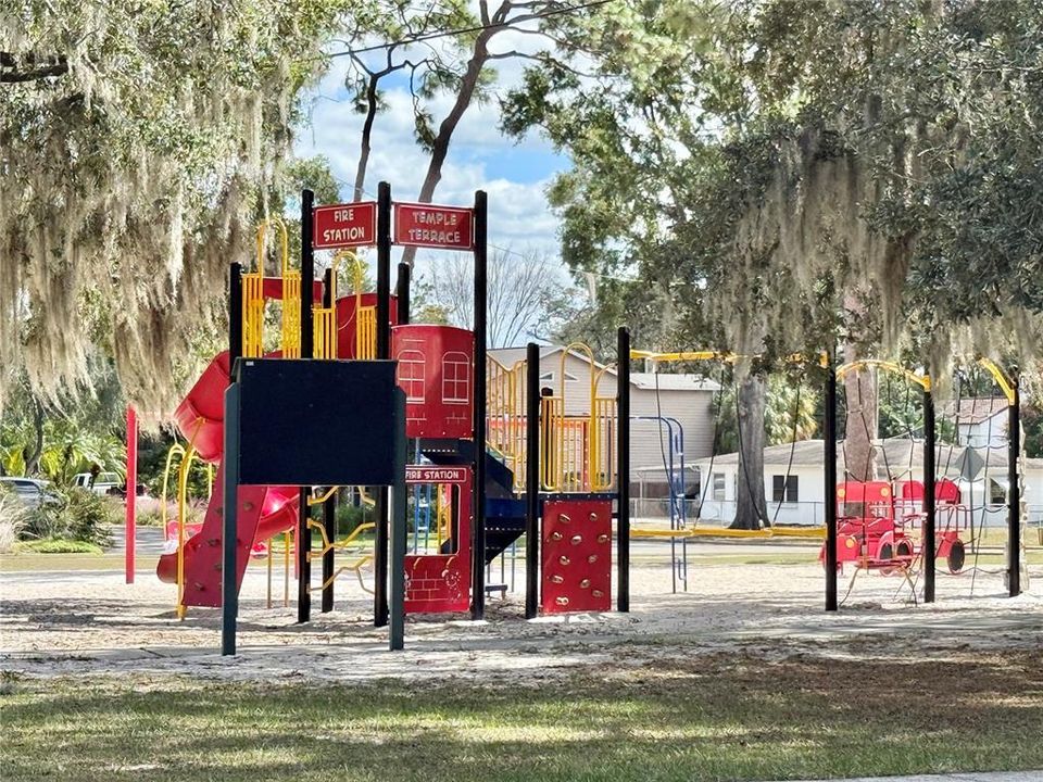 Под контрактом: $285,000 (3 спален, 1 ванн, 1391 Квадратных фут)