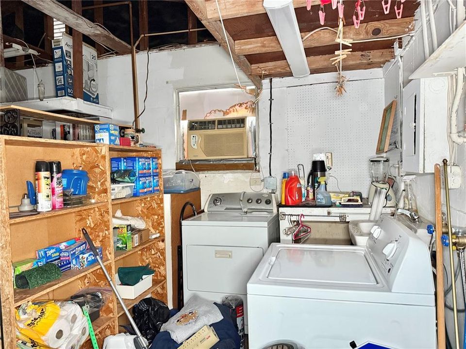 Под контрактом: $285,000 (3 спален, 1 ванн, 1391 Квадратных фут)