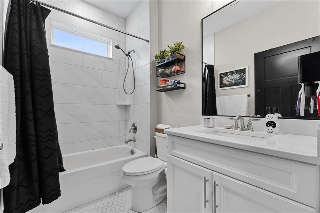 For Sale: $364,900 (4 beds, 2 baths, 1916 Square Feet)