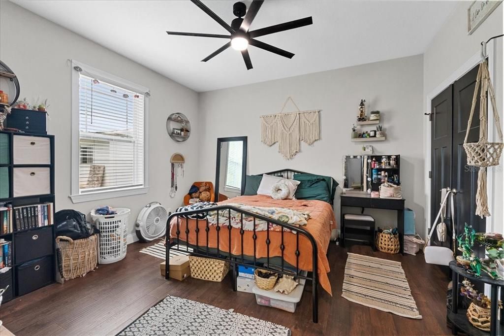 For Sale: $364,900 (4 beds, 2 baths, 1916 Square Feet)