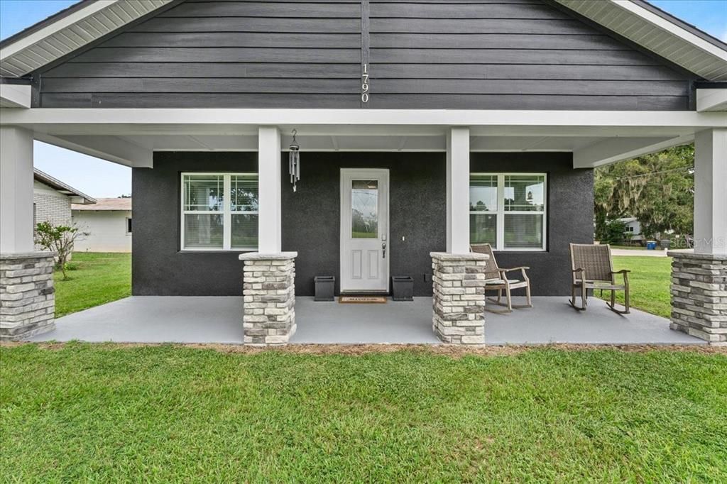 For Sale: $364,900 (4 beds, 2 baths, 1916 Square Feet)