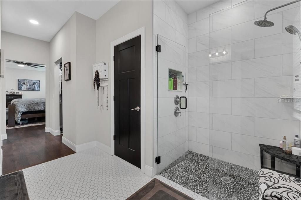 For Sale: $364,900 (4 beds, 2 baths, 1916 Square Feet)