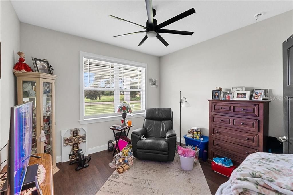 For Sale: $364,900 (4 beds, 2 baths, 1916 Square Feet)