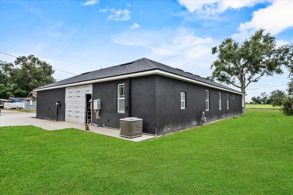 For Sale: $364,900 (4 beds, 2 baths, 1916 Square Feet)