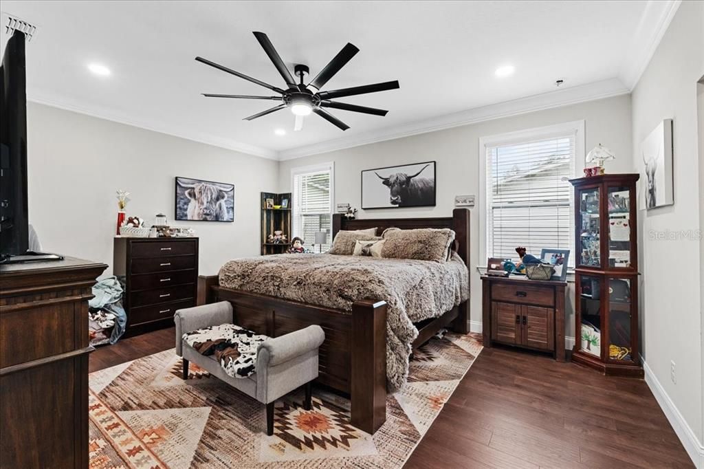 For Sale: $364,900 (4 beds, 2 baths, 1916 Square Feet)