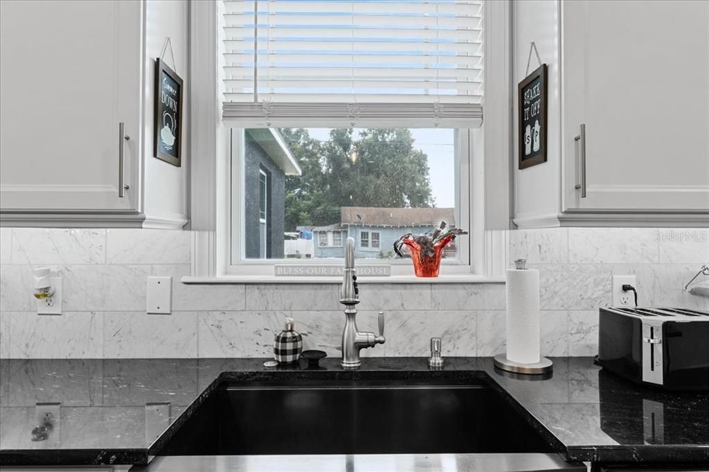 For Sale: $364,900 (4 beds, 2 baths, 1916 Square Feet)