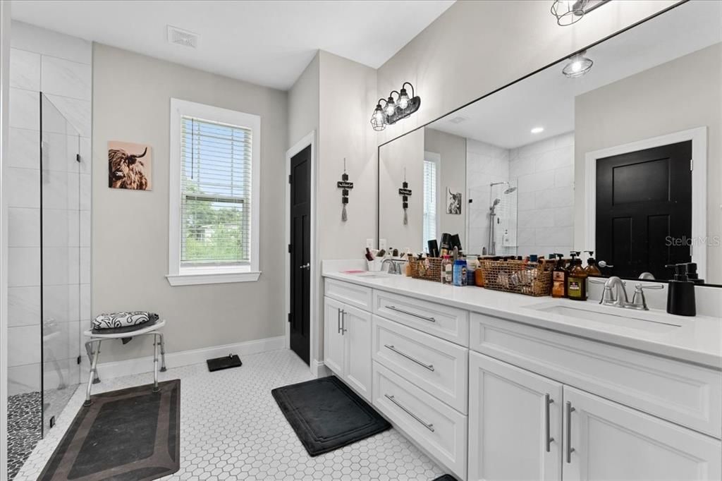 For Sale: $364,900 (4 beds, 2 baths, 1916 Square Feet)