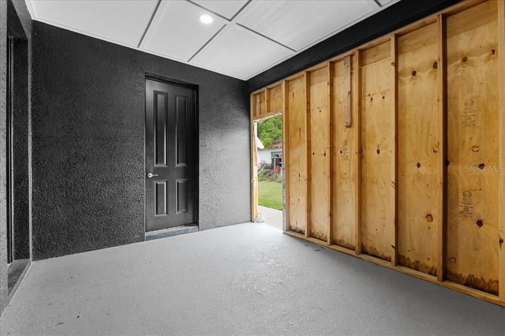 For Sale: $364,900 (4 beds, 2 baths, 1916 Square Feet)