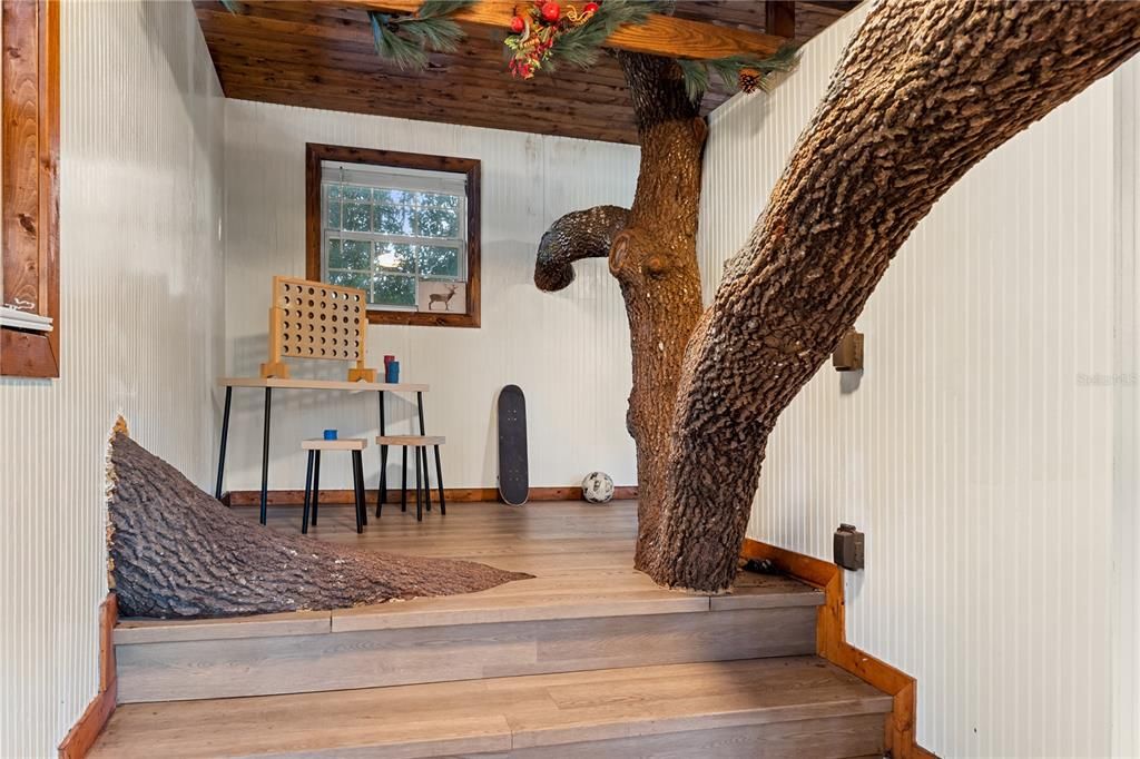 For Sale: $1,045,000 (4 beds, 2 baths, 2803 Square Feet)