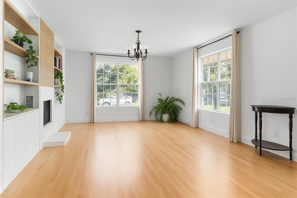 For Sale: $1,045,000 (4 beds, 2 baths, 2803 Square Feet)