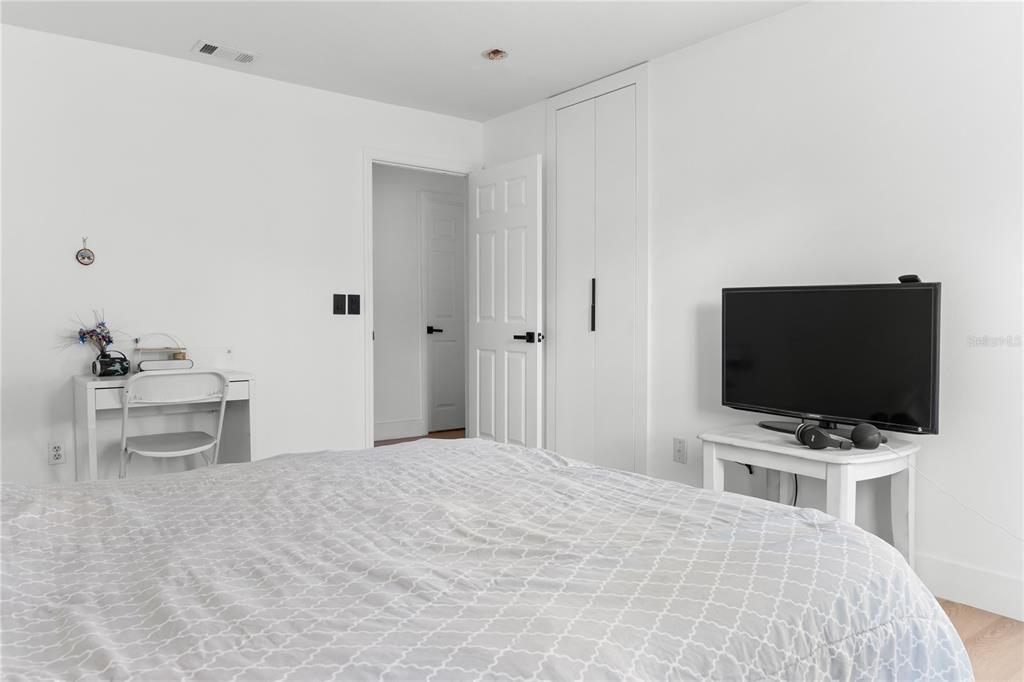 For Sale: $1,045,000 (4 beds, 2 baths, 2803 Square Feet)