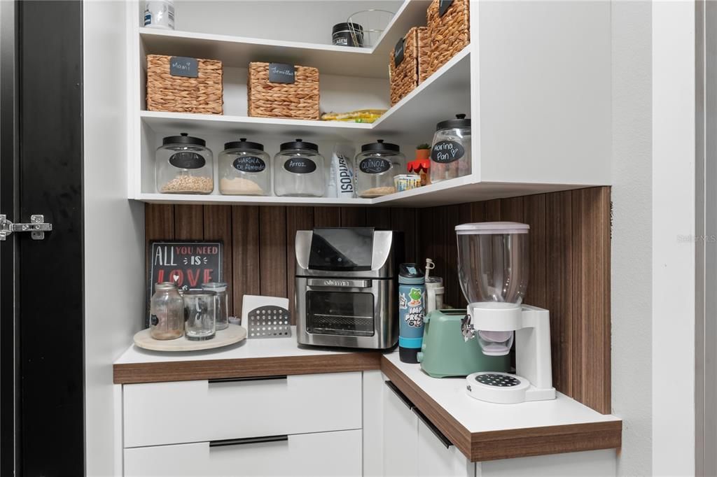 For Sale: $1,045,000 (4 beds, 2 baths, 2803 Square Feet)