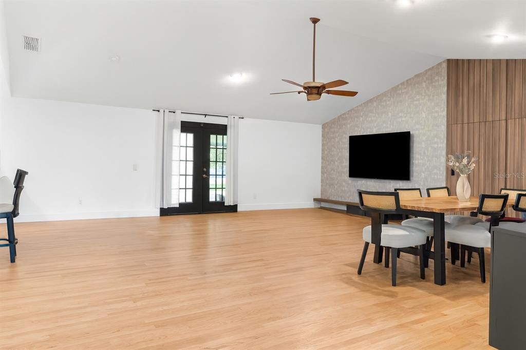 For Sale: $1,045,000 (4 beds, 2 baths, 2803 Square Feet)