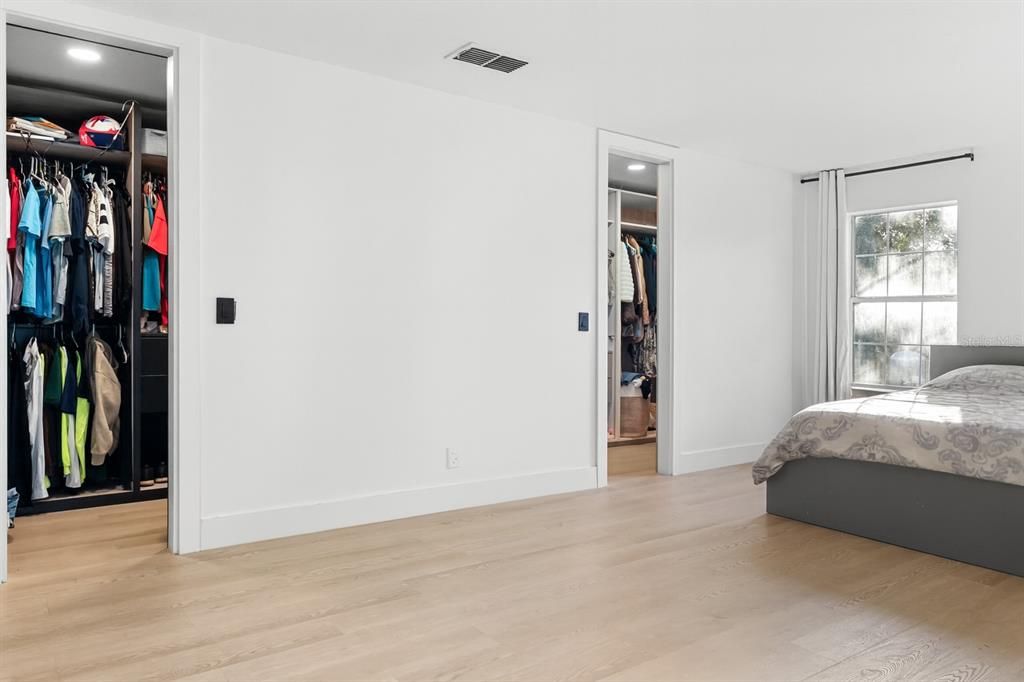 For Sale: $1,045,000 (4 beds, 2 baths, 2803 Square Feet)