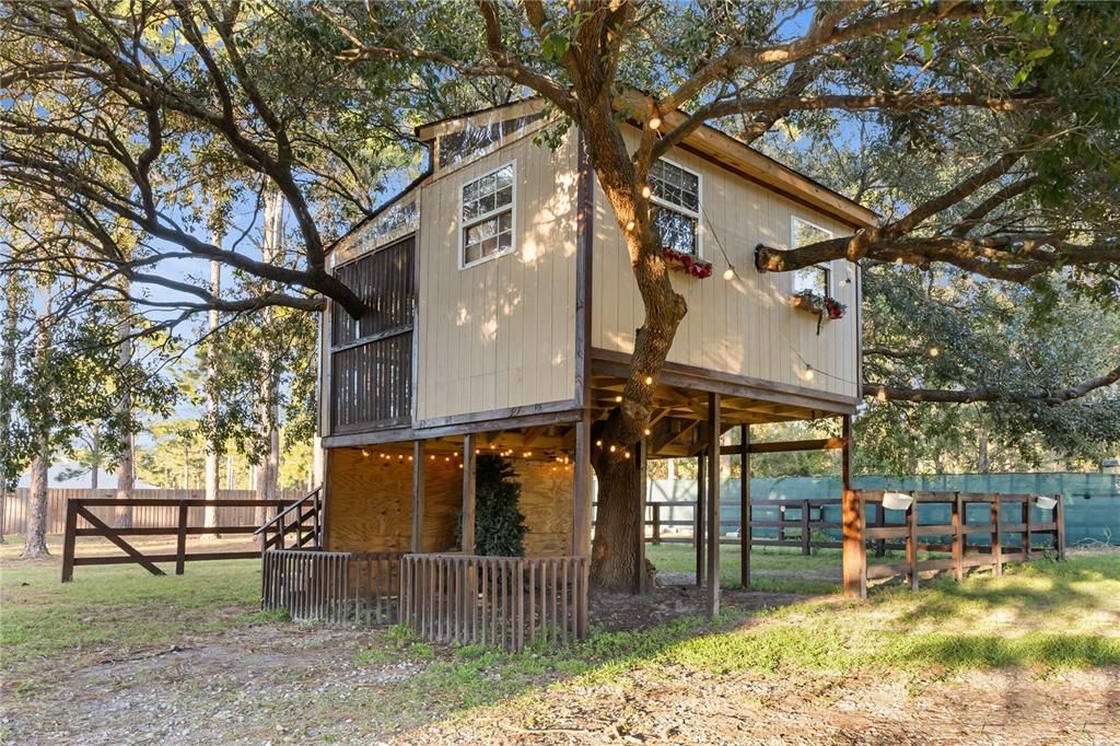 For Sale: $1,045,000 (4 beds, 2 baths, 2803 Square Feet)