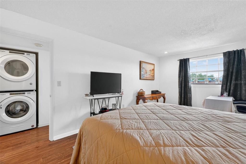 Active With Contract: $75,000 (2 beds, 2 baths, 1134 Square Feet)