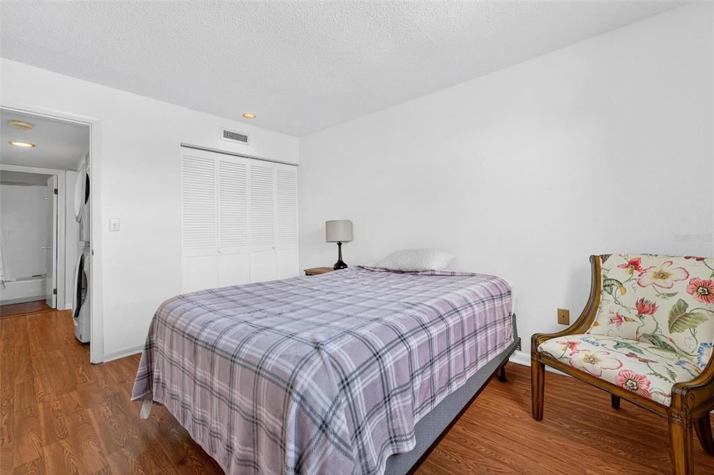 Active With Contract: $75,000 (2 beds, 2 baths, 1134 Square Feet)