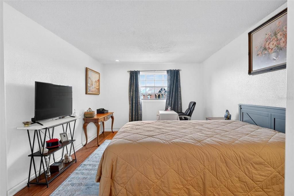 Active With Contract: $75,000 (2 beds, 2 baths, 1134 Square Feet)