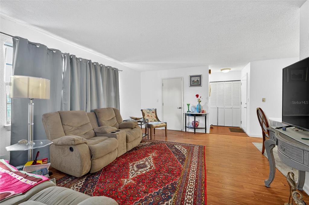 Active With Contract: $75,000 (2 beds, 2 baths, 1134 Square Feet)