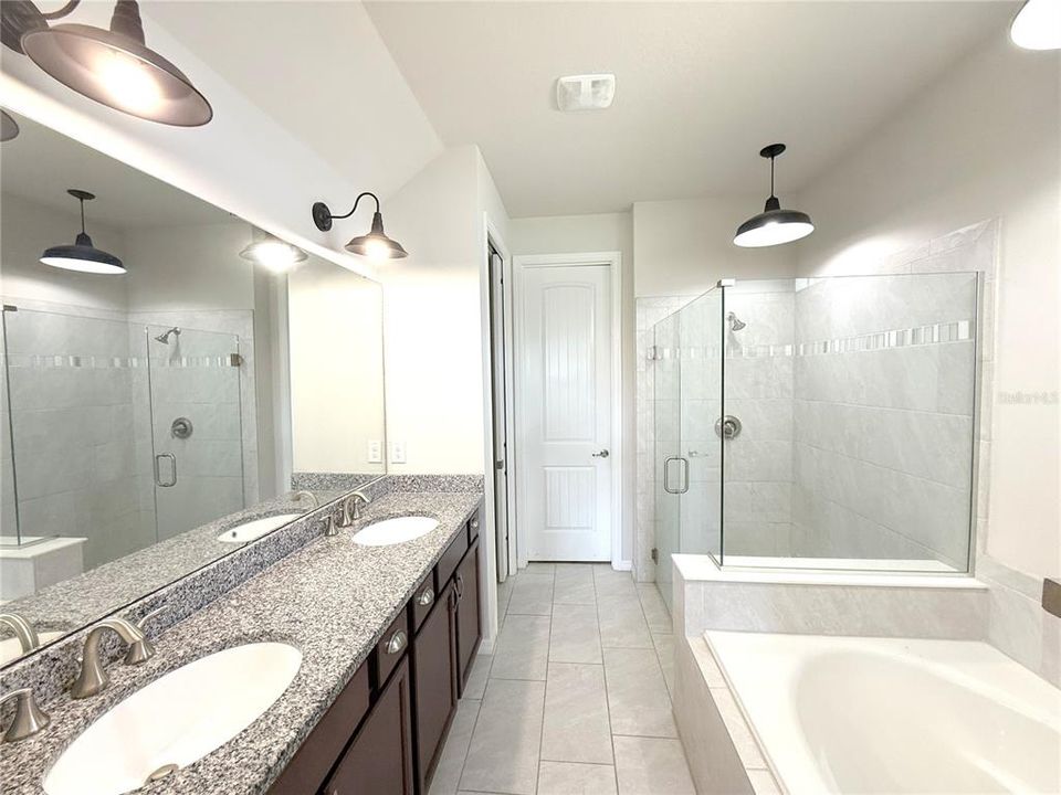 待售: $720,000 (5 贝兹, 3 浴室, 2861 平方英尺)