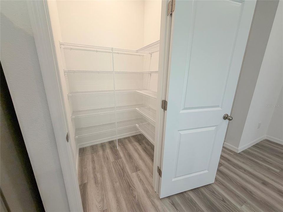 В аренду: $2,200 (3 спален, 2 ванн, 1665 Квадратных фут)