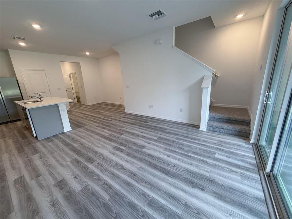 В аренду: $2,200 (3 спален, 2 ванн, 1665 Квадратных фут)