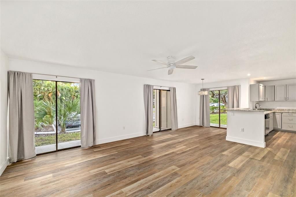 For Sale: $200,000 (2 beds, 2 baths, 982 Square Feet)