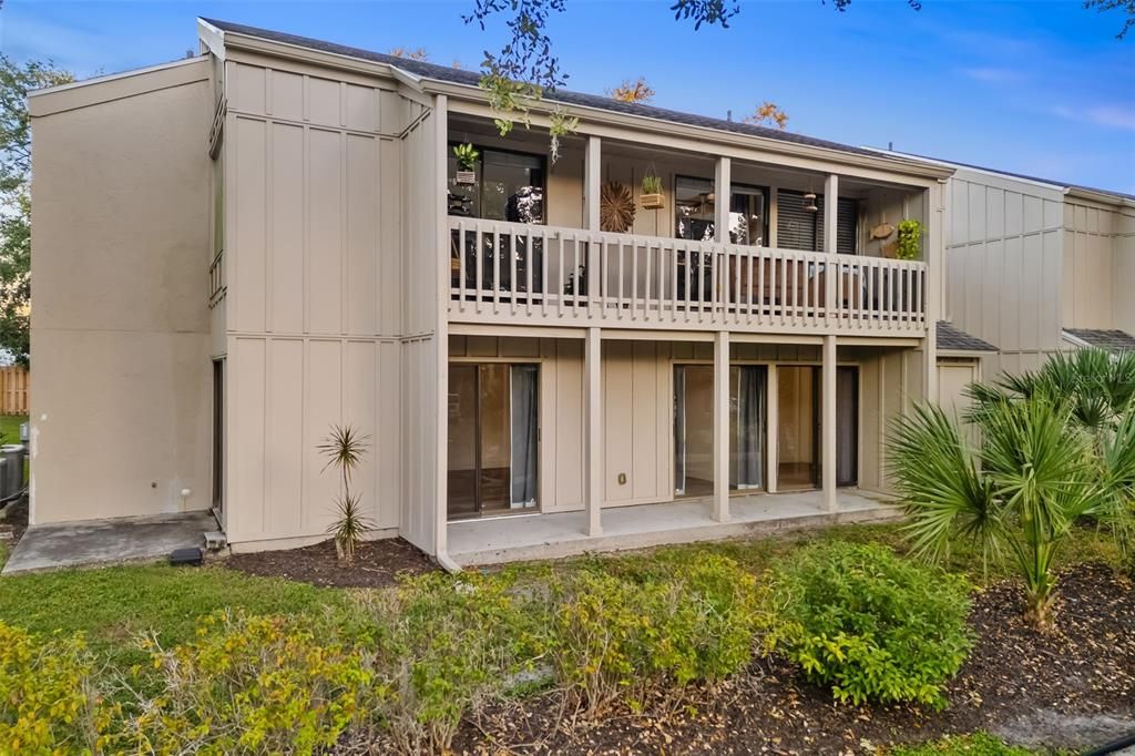 For Sale: $200,000 (2 beds, 2 baths, 982 Square Feet)