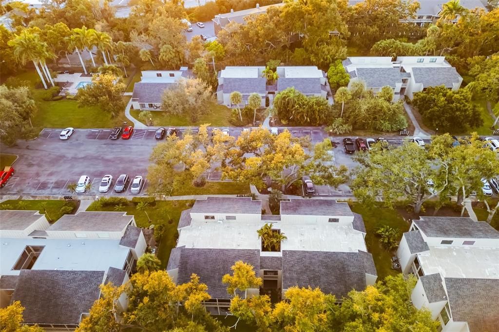 For Sale: $200,000 (2 beds, 2 baths, 982 Square Feet)