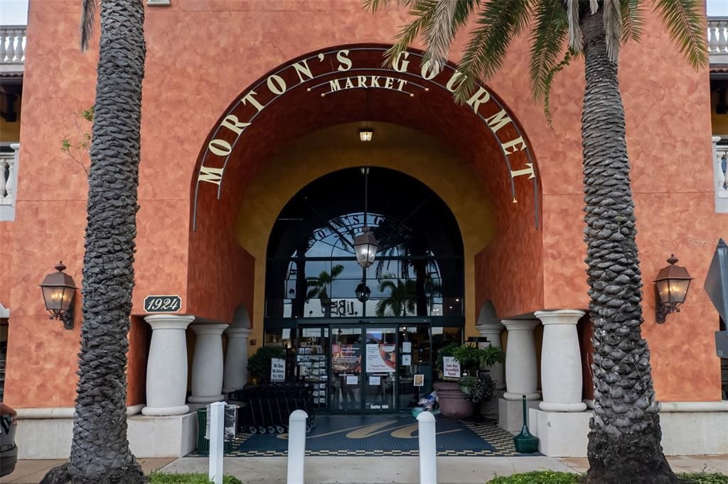 For Sale: $200,000 (2 beds, 2 baths, 982 Square Feet)