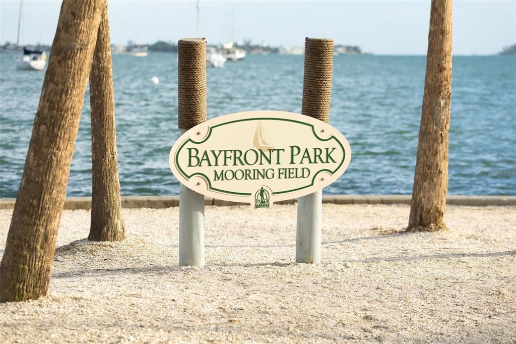 For Sale: $200,000 (2 beds, 2 baths, 982 Square Feet)