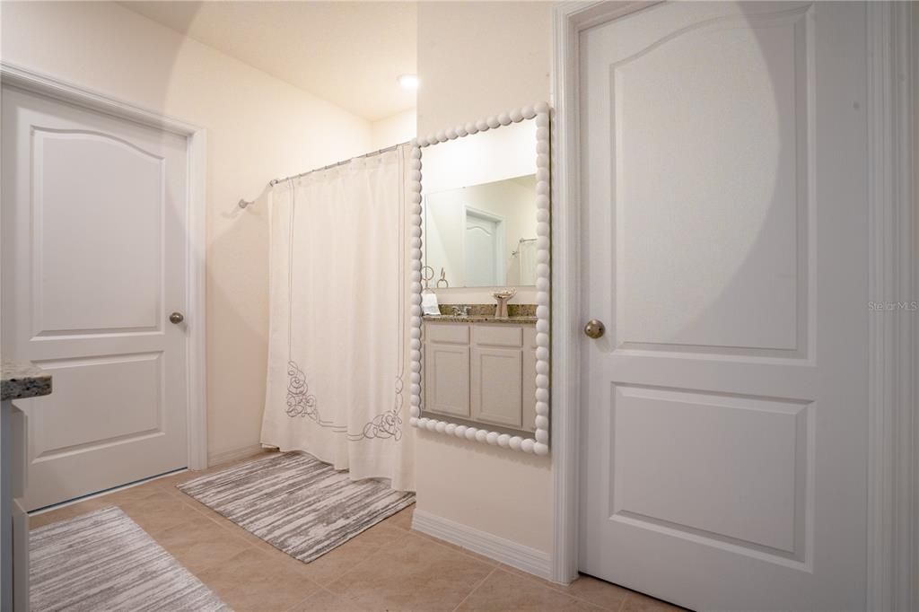 На продажу: $455,000 (5 спален, 3 ванн, 2626 Квадратных фут)